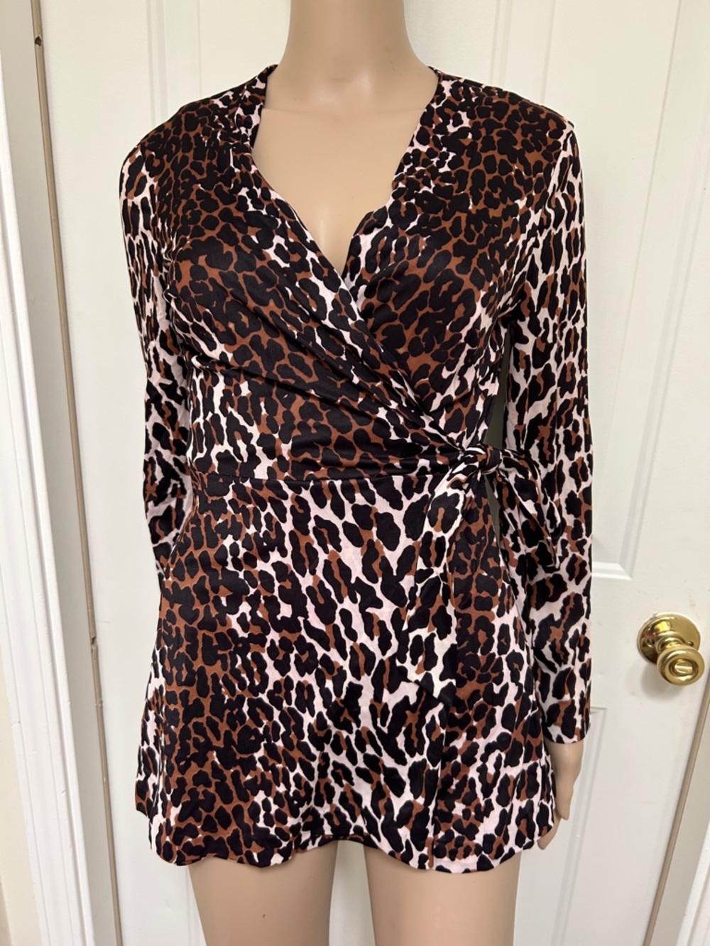 Vintage 60s 70s Butterfield 8 Nylon Leopard Print Short Bathrobe Small